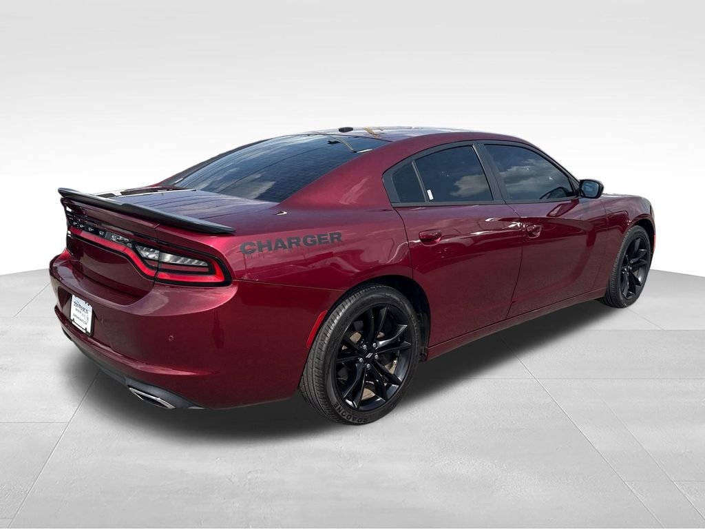 Used 2018 Red Dodge SXT image 5