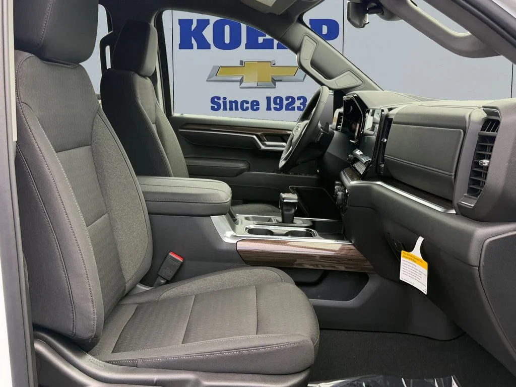 New 2026 Summit White Chevrolet LT image 17