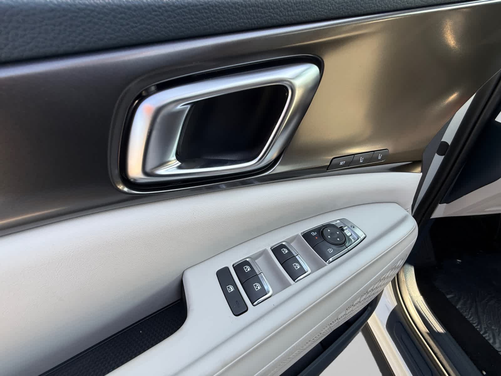 New 2027 Snow White Pearl Kia SX image 10