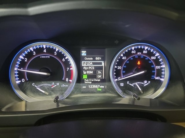 Used 2018 Ooh La La Rouge Mica Toyota SE image 17