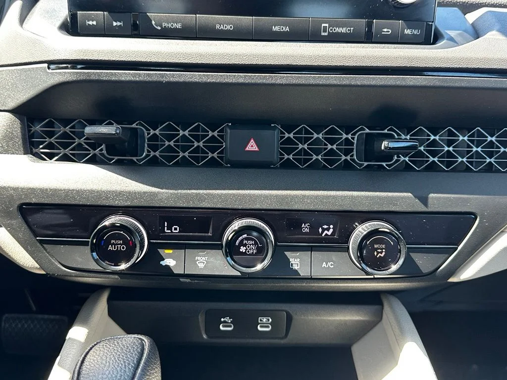 Used 2023 Red Honda LX image 28