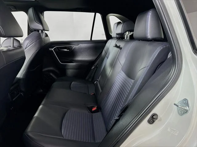 Certified Used 2020 BLIZZARD PEARL/MIDNI Toyota  image 8