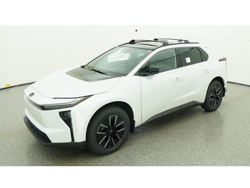 New 2026 Wind Chill Pearl Toyota XLE image 1
