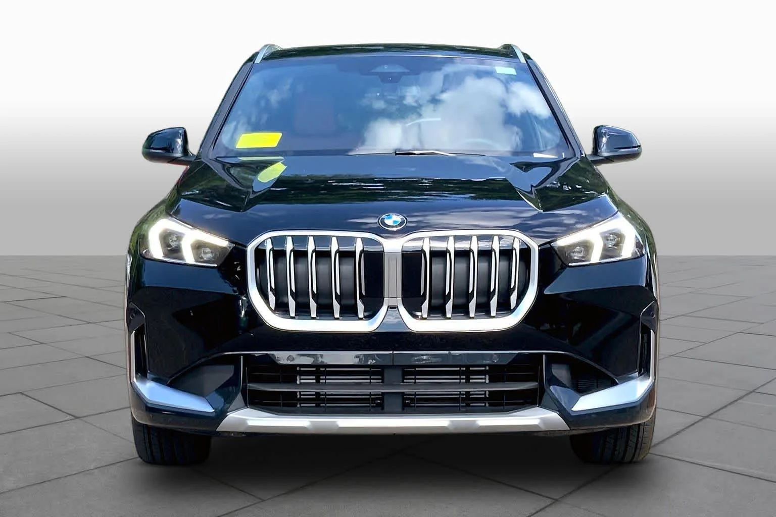 New 2026 Jet Black BMW xDrive28i image 3