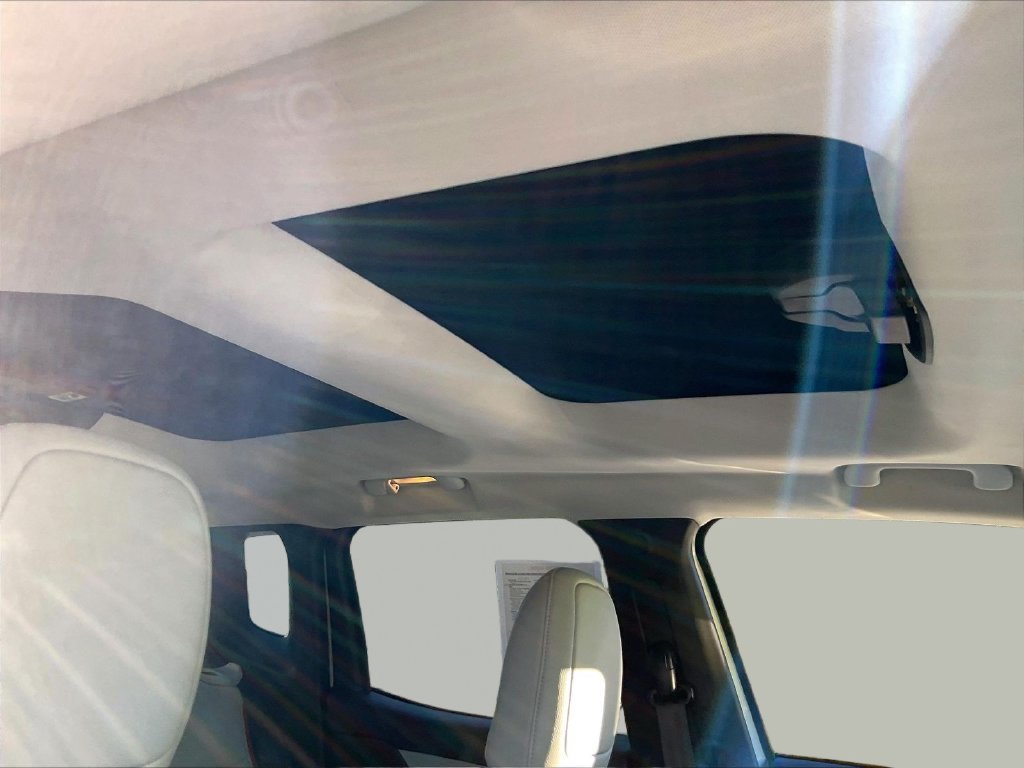 Used 2017 White Jeep Limited image 22