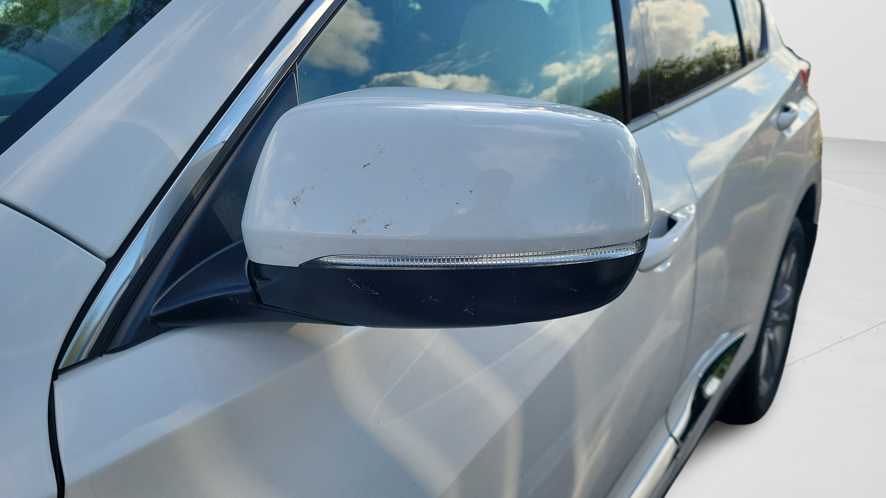 Used 2020 Platinum White Pearl Acura with Advance Package image 16