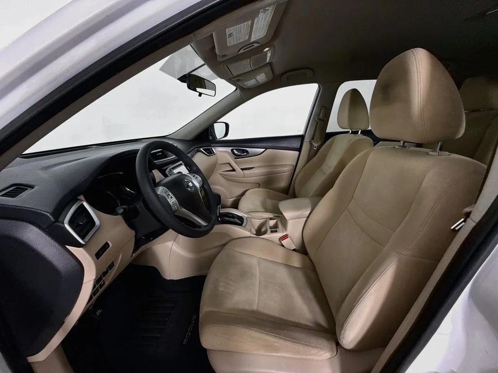 Used 2016 White Nissan SV image 5