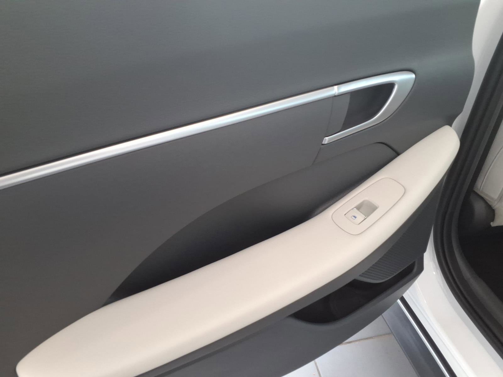 2025 Hyundai Sonata SE - Photo 14