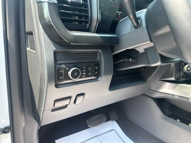 New 2026 Oxford White Ford F-250® Lariat® image 39