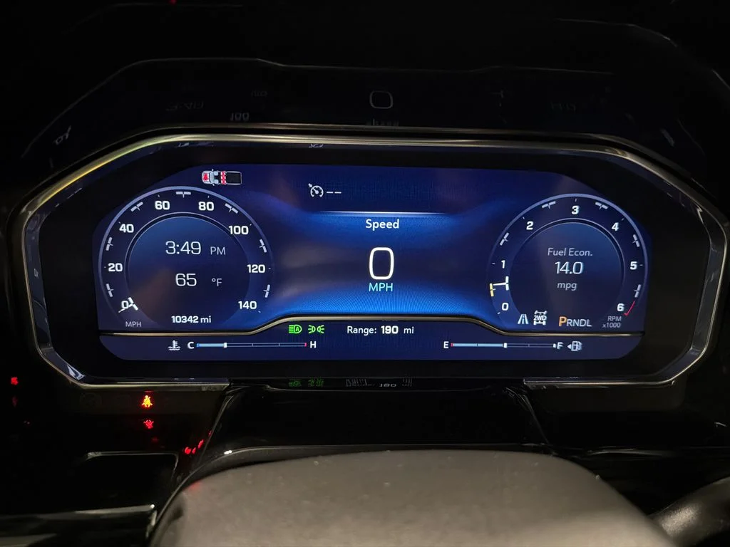Used 2025 Summit White Chevrolet LT image 23