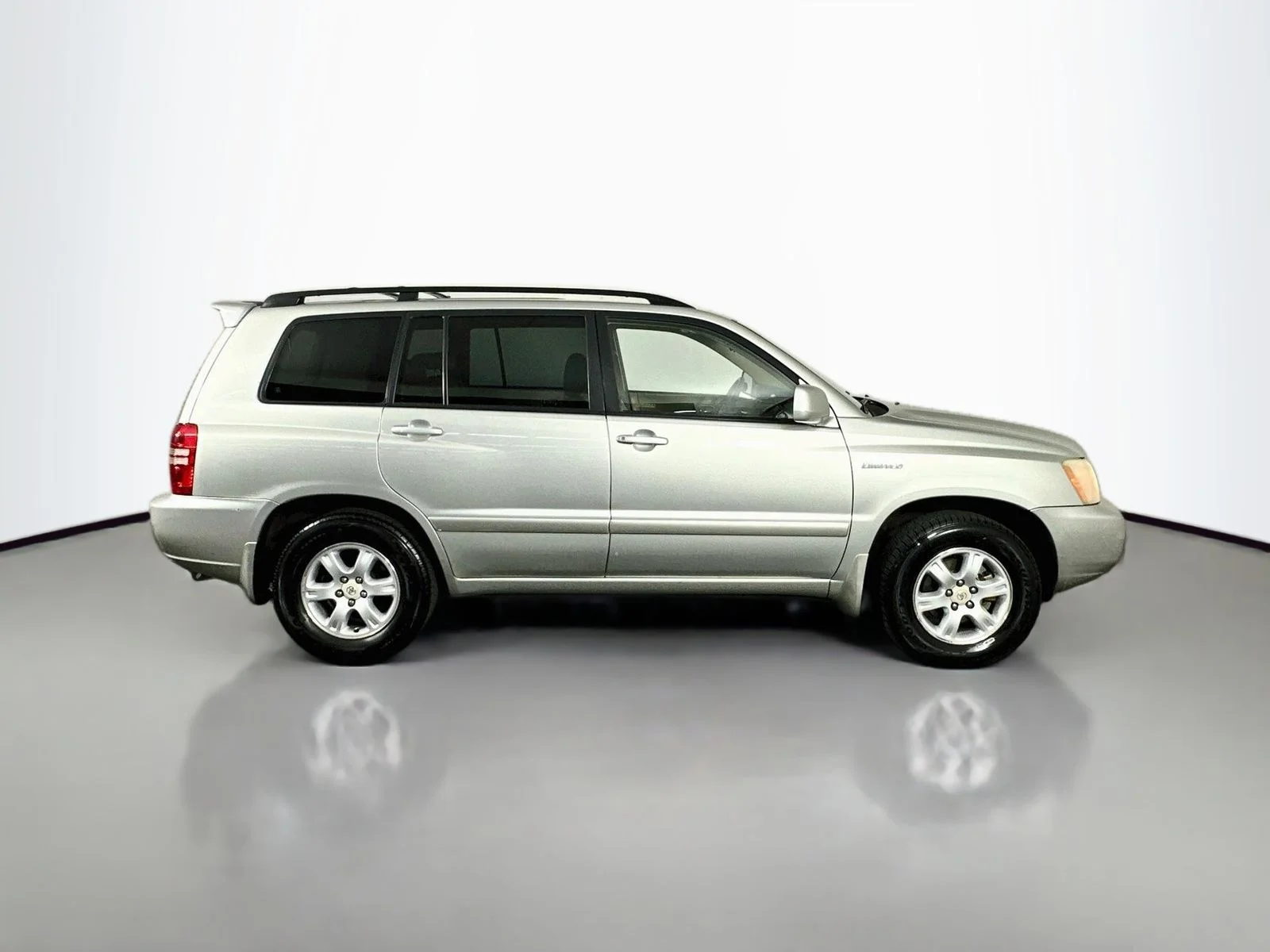 Used 2003 Millennium Silver Metallic Toyota Limited image 8