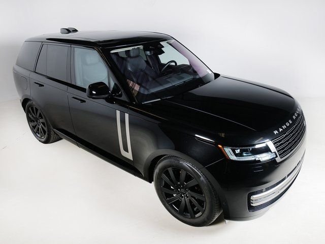 Used 2023 Santorini Black Metallic Land Rover SE image 29