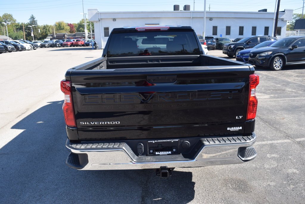 Used 2023 BLACK Chevrolet LT image 6