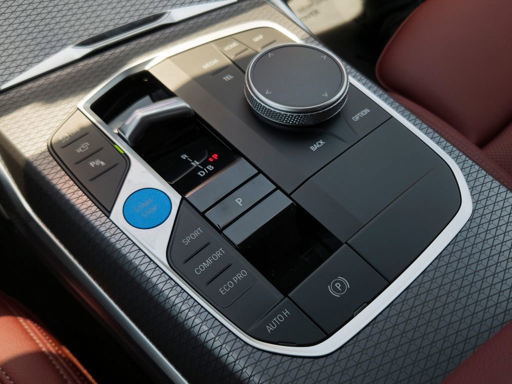 New 2026 Skyscraper Grey Metallic BMW eDrive40 image 8