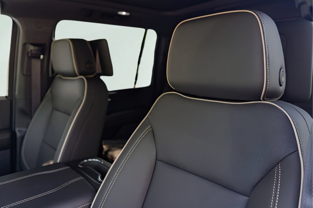 New 2026 Onyx Black GMC Elevation image 10