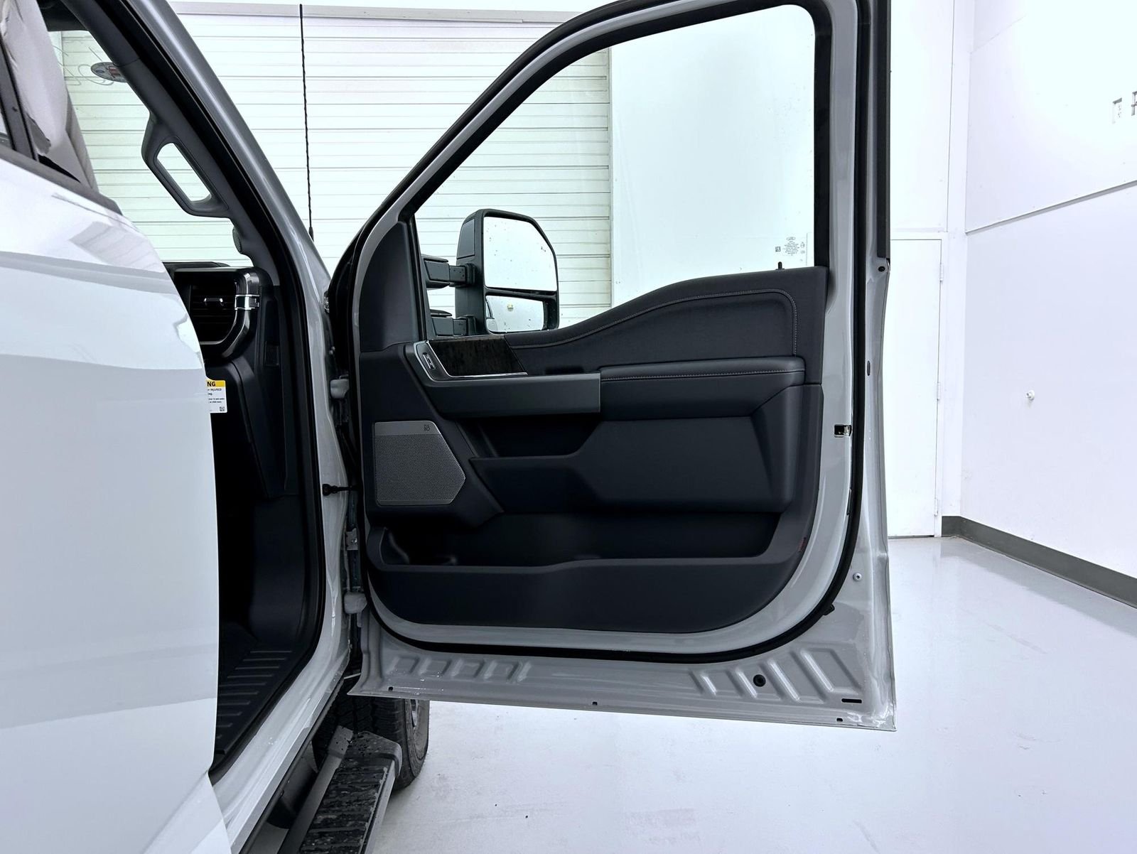 New 2026 Avalanche Ford Lariat image 16