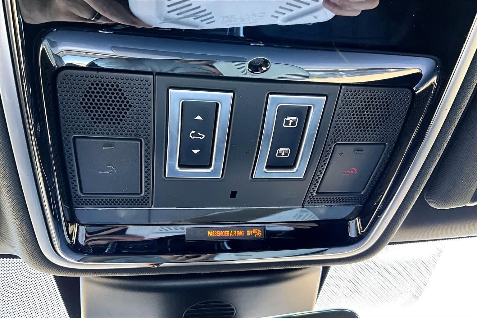 Used 2020 Borealis Black Metallic Land Rover HSE image 35
