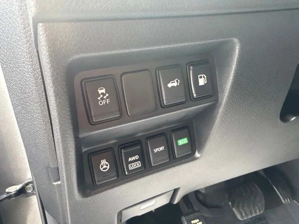 Used 2018 Gray Nissan SV image 19