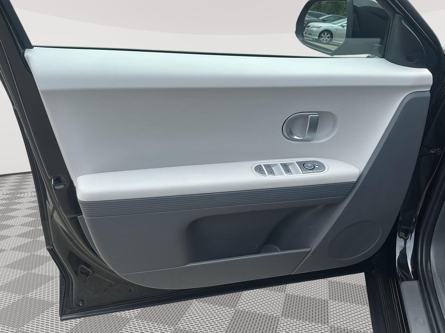 Used 2023 Phantom Black Hyundai SE image 18