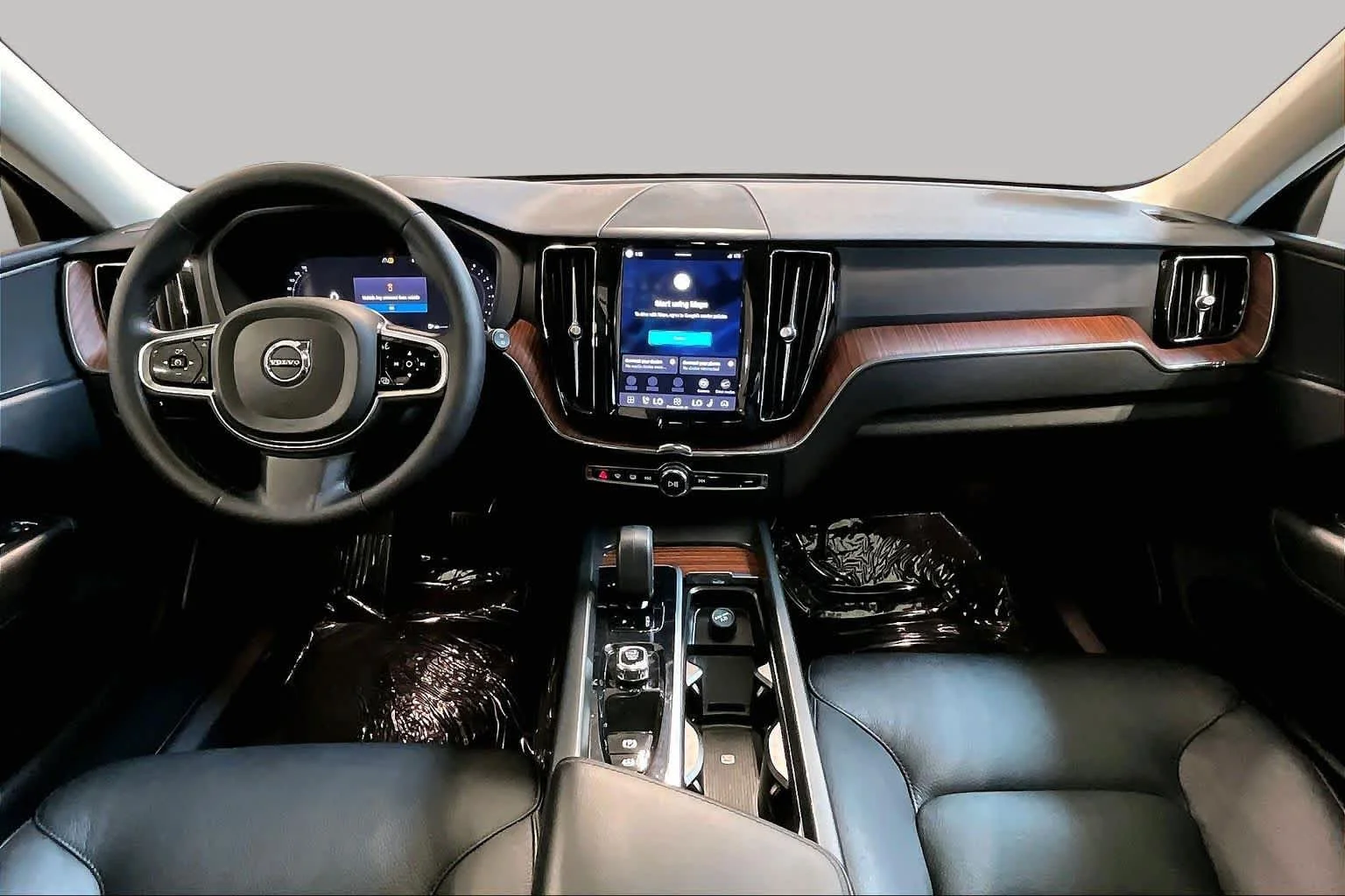Certified Used 2023 Onyx Black Volvo Plus image 15