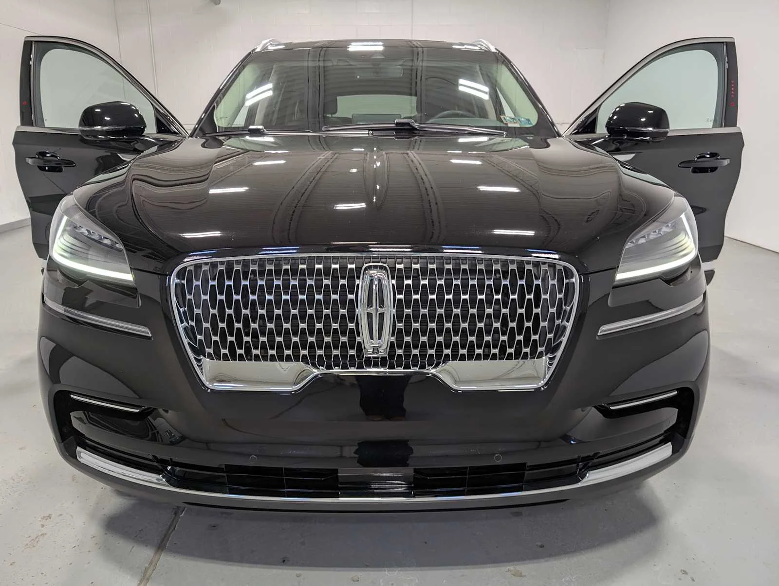 Certified Used 2024 Infinite Black Lincoln Reserve image 15