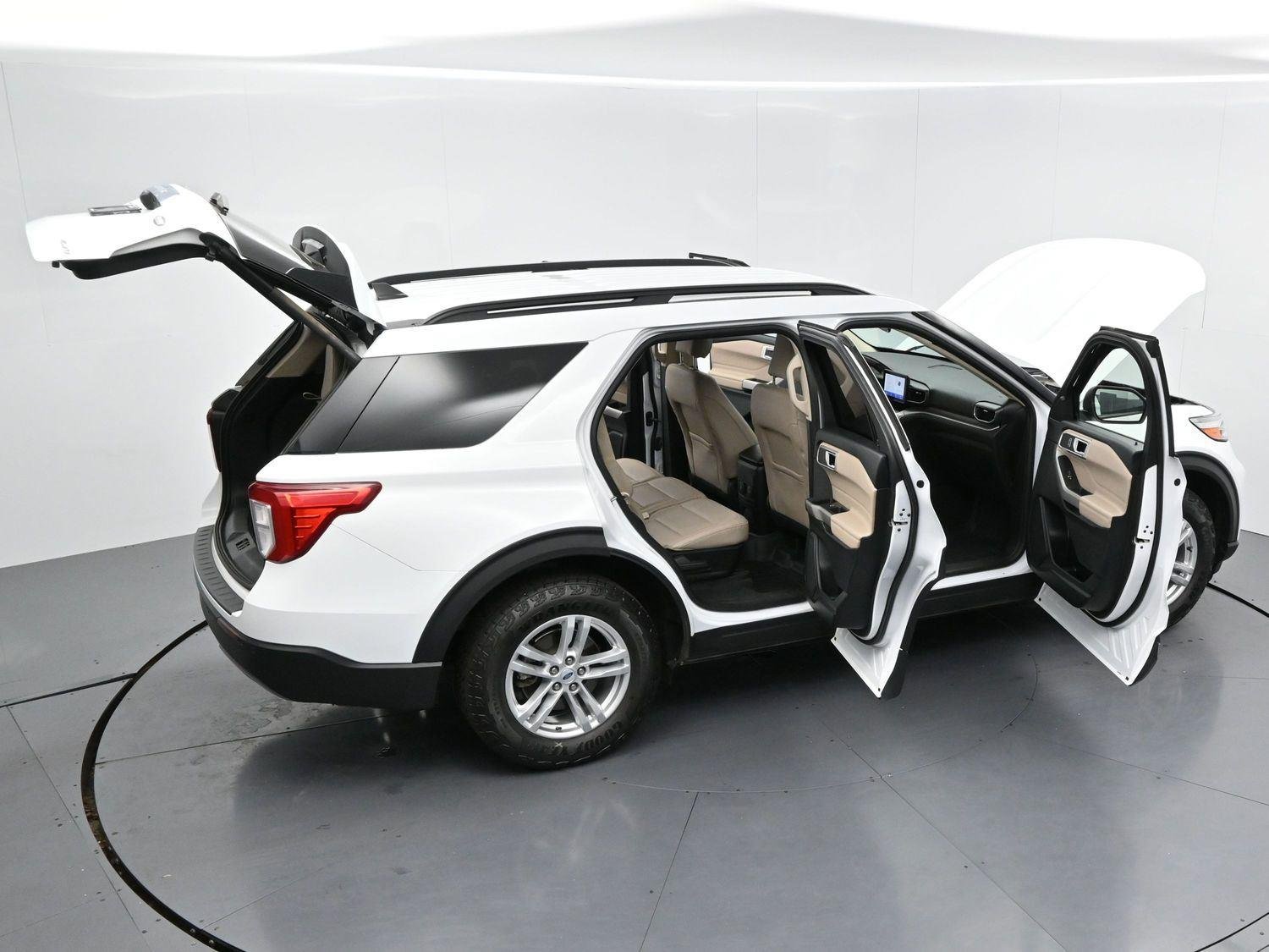 Used 2023 Oxford White Ford XLT image 44