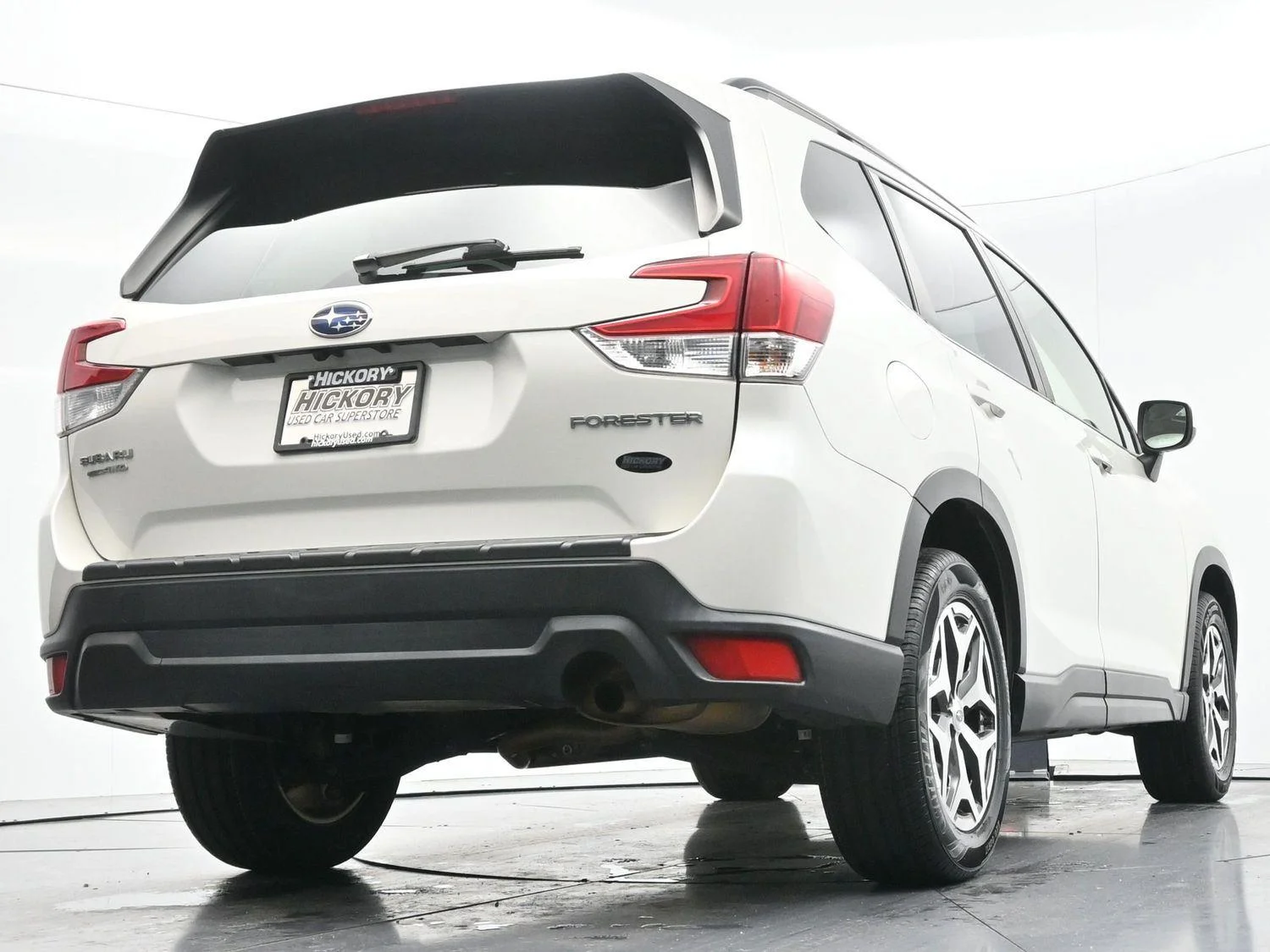 Used 2021 Crystal White Pearl Subaru Premium image 51