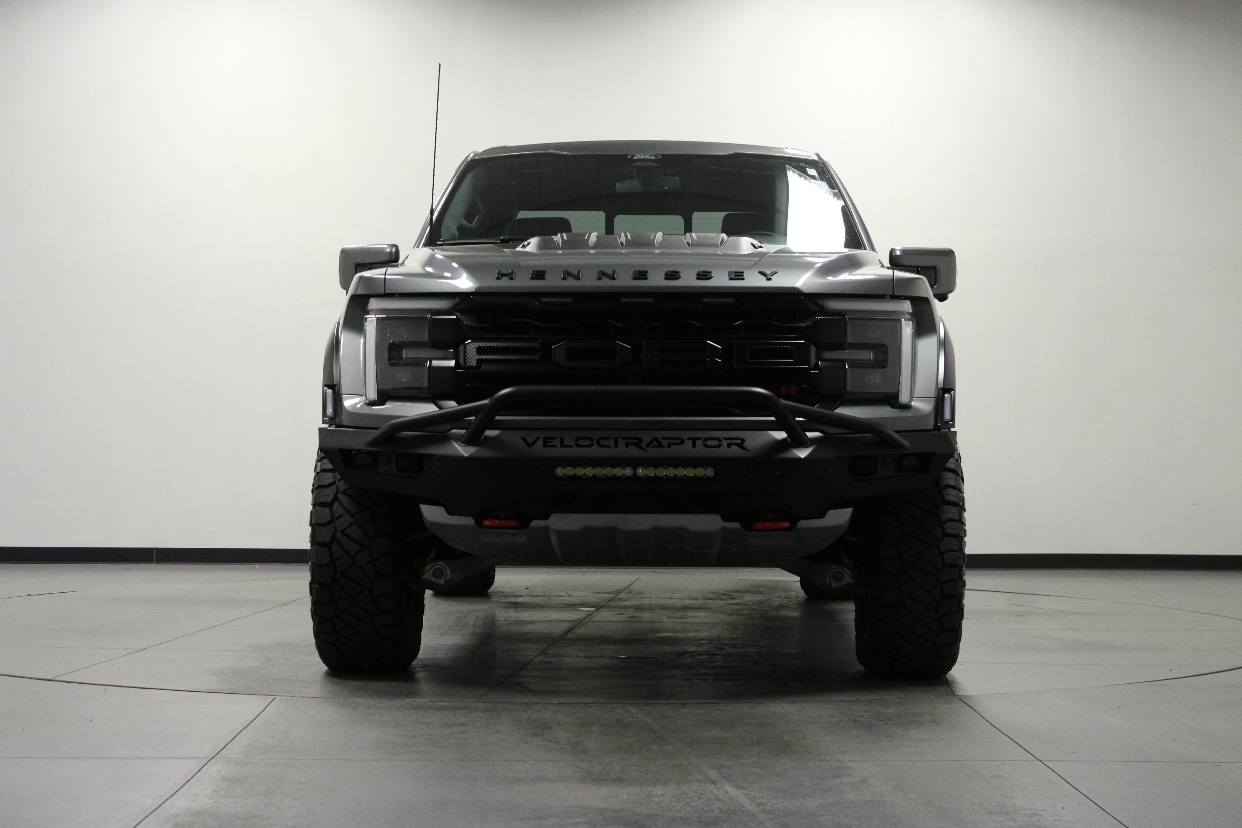 Used 2025 Carbonized Gray Metallic Ford Raptor R image 9