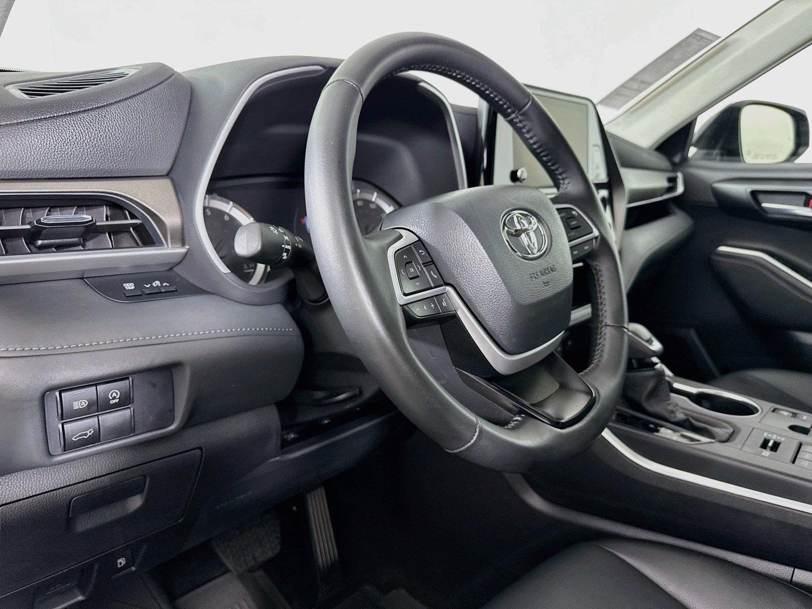 Certified Used 2026 Midnight Black Metallic Toyota XLE image 4