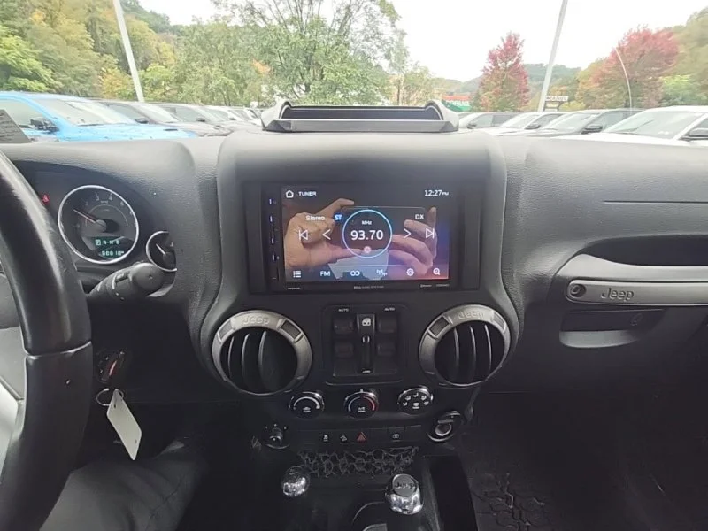 Used 2018 Gray Jeep Unlimited Sport image 11