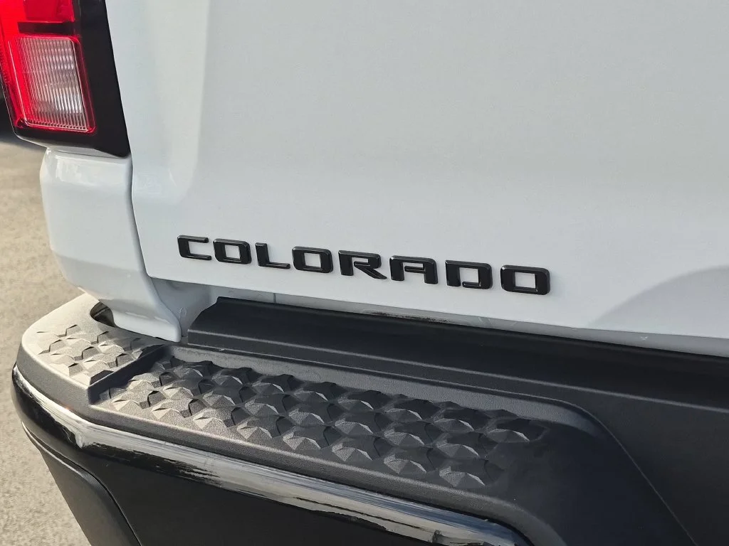 Used 2025 Summit White Chevrolet ZR2 image 26
