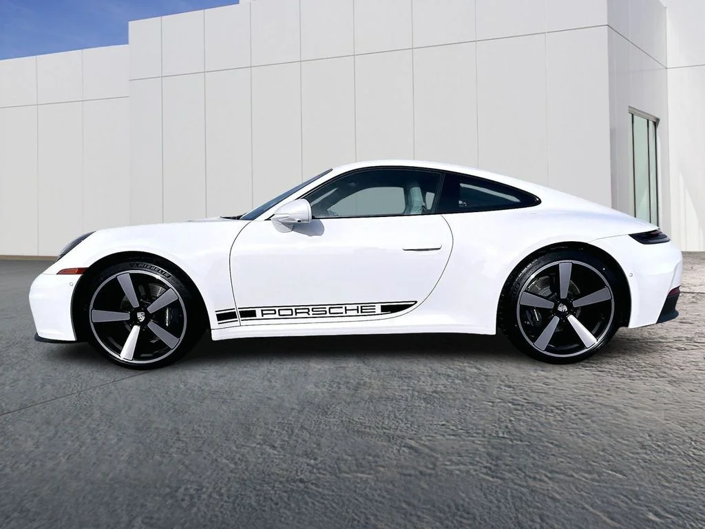 2026 Porsche 911 - Photo 2