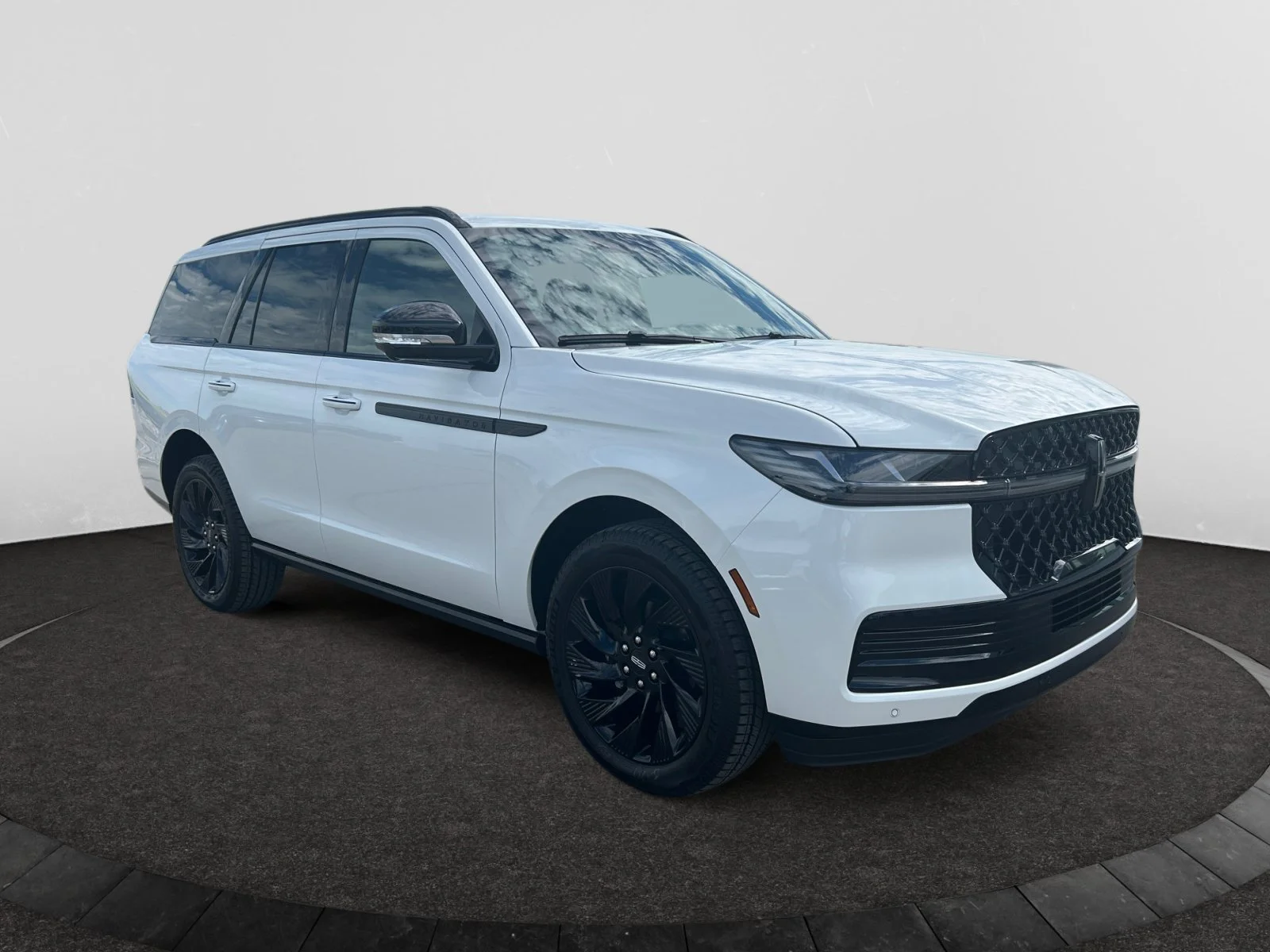 New 2027 Pristine White Metallic Tri-Coat Lincoln Reserve image 7