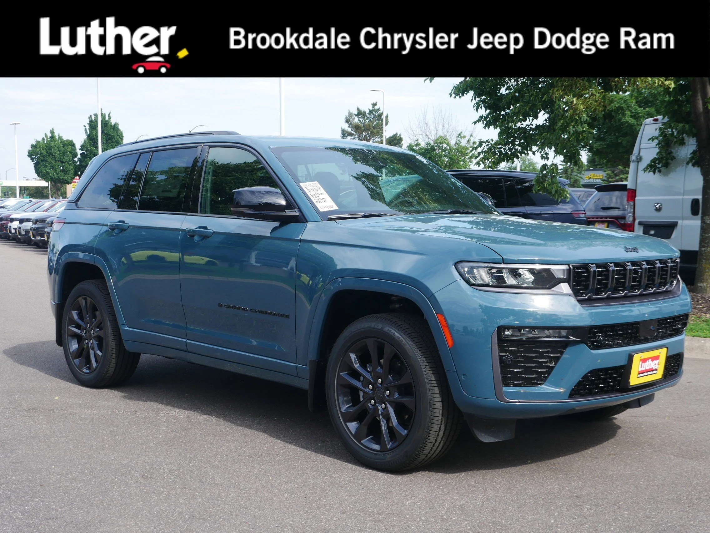 2026 Jeep Grand Cherokee Limited Reserve 4x4's photo