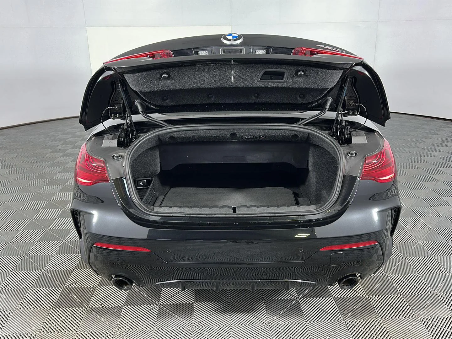 Used 2025 Black Sapphire Metallic BMW 430i xDrive image 22