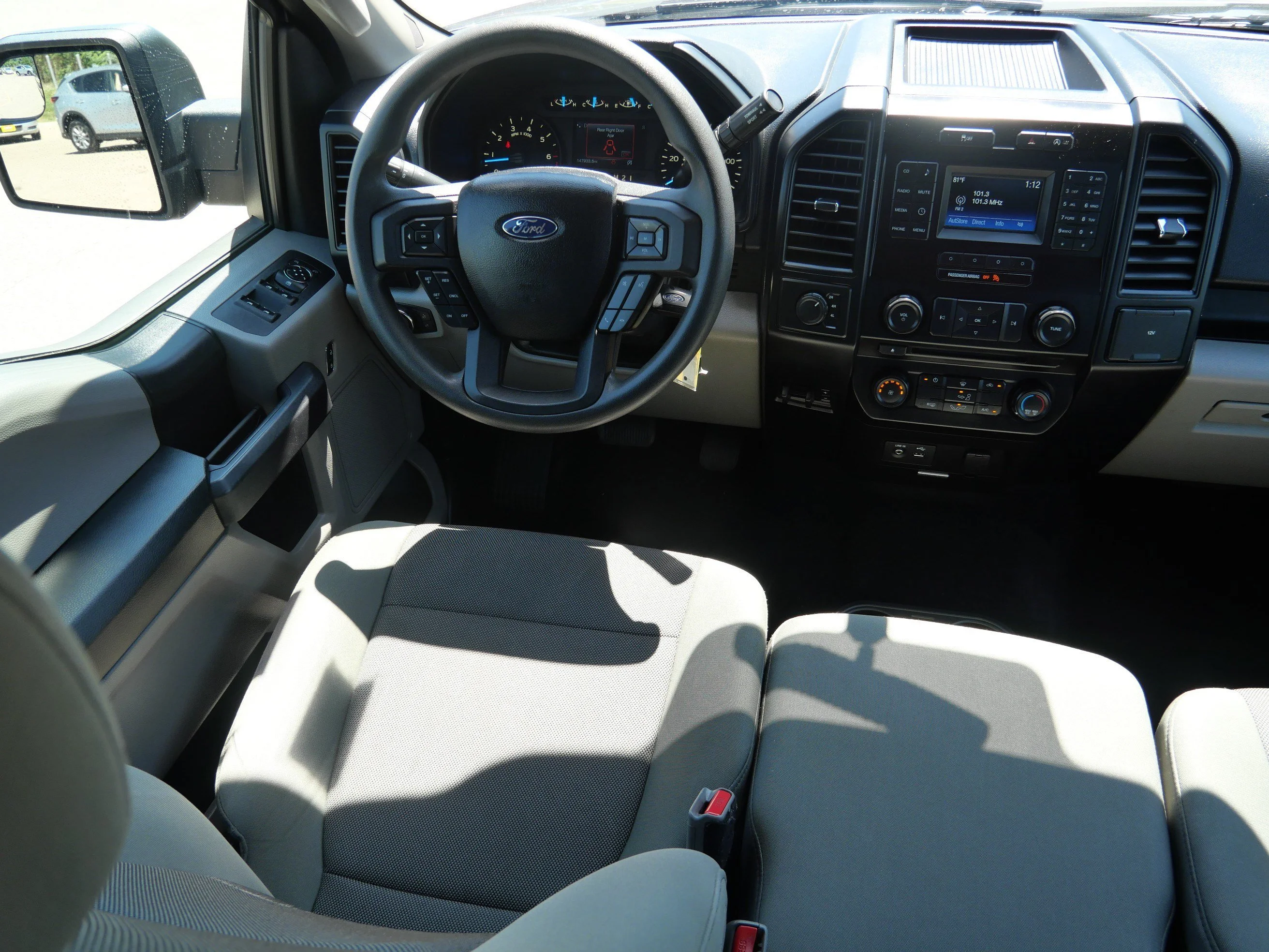 Used 2015 Magnetic Metallic Ford XL image 9
