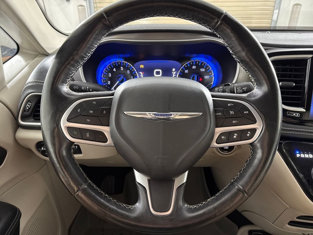 2021 Chrysler Pacifica Touring L - Photo 14