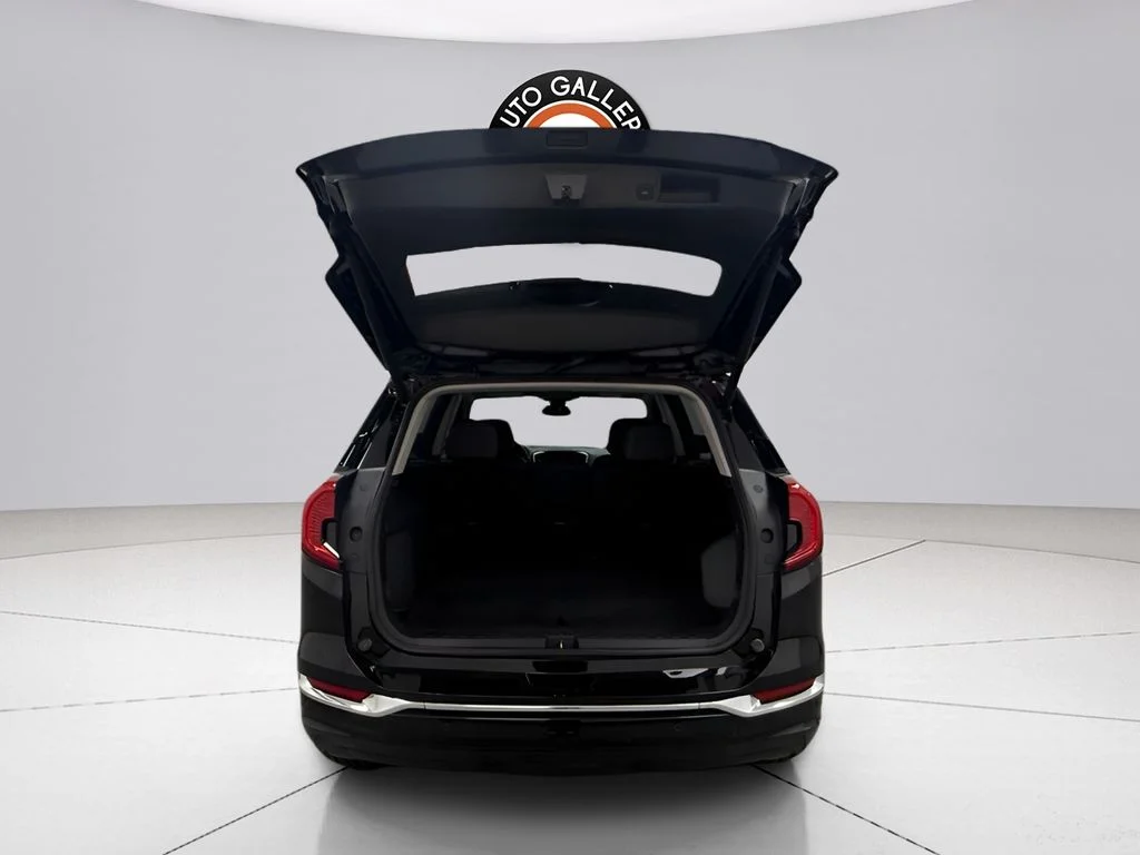 Used 2022 Black GMC Denali image 27