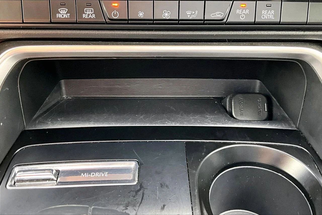 Used 2025 Black Mazda 3.3 Turbo Select image 16