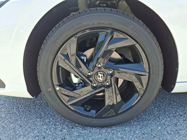 New 2026 White Hyundai SEL Sport image 18