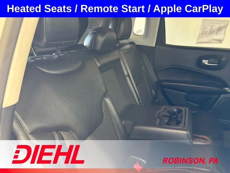 Used 2018 White Jeep Latitude image 12