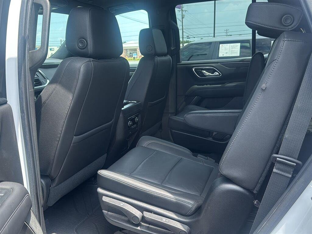 Used 2021 SUMMIT WHITE Chevrolet LT image 2