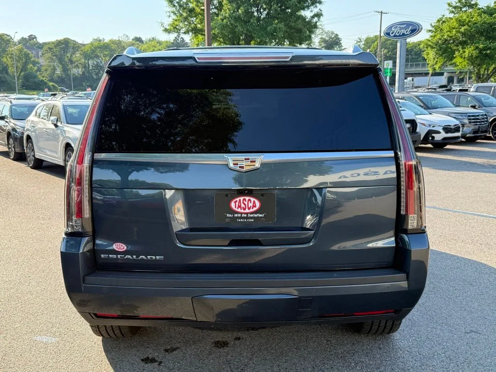 Used 2019 Gray Cadillac Luxury image 7