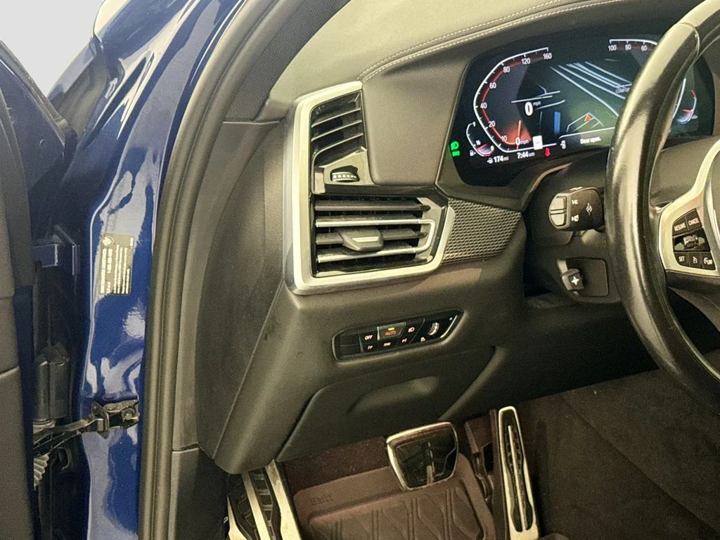 Used 2023 Blue BMW sDrive40i image 10