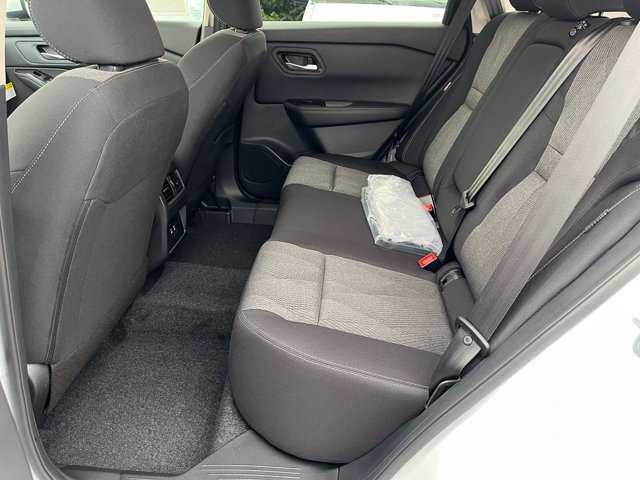 2026 Nissan Rogue SV - Photo 18