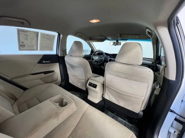 Used 2015 White Honda  image 37