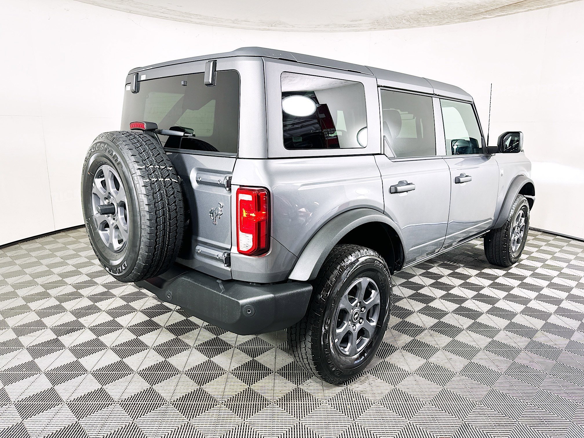 2025 Ford Bronco thumbnail 5