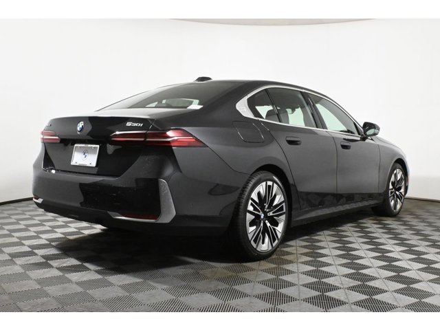 2026 BMW 5 Series 530i - Photo 7