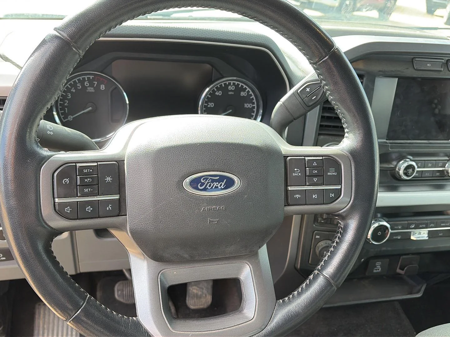 Used 2022 White Ford XL image 15
