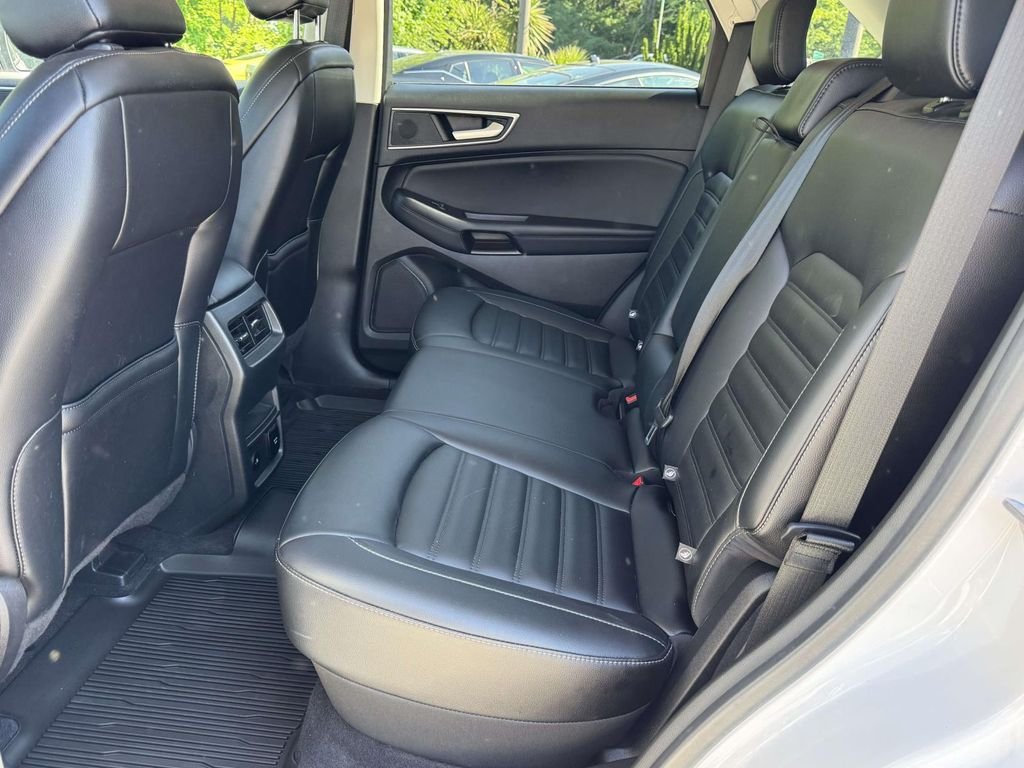 Used 2022 White Ford SEL image 17